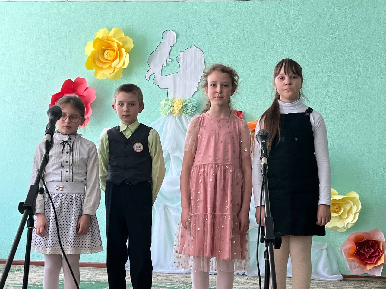 Праздничная программа, посвящённая Международному женскому дню, в Кабаковской СШ