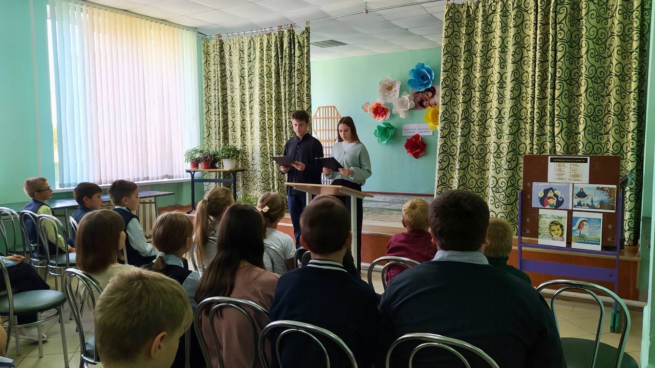 Встреча учащихся 2-11 классов Кабаковской СШ с настоятелем Свято-Симеоновского храма аг.Малеч