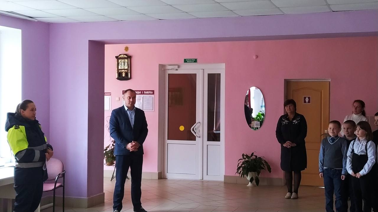 ПРофилактическая встреча учащихся кабаковской СШ с сотрудником ГАИ