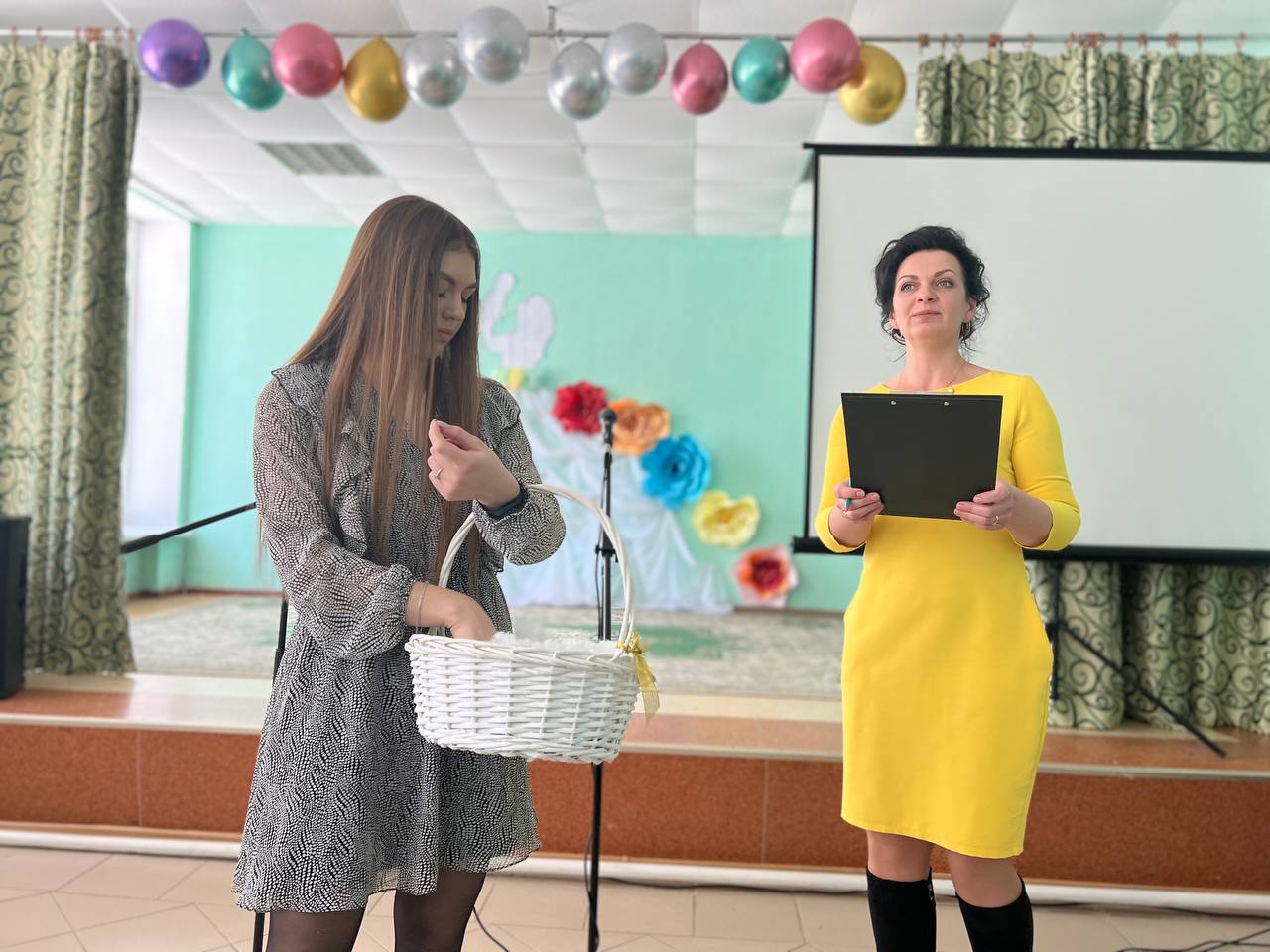 Праздничная программа, посвящённая Международному женскому дню, в Кабаковской СШ